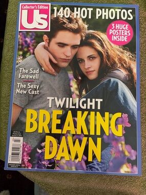 Collector's Edition Twilight Breaking Dawn Magazine - Blue Cover